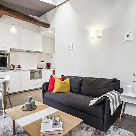 Apartment Eiffel Tower & Champ De Mars - 1br - Cityapartmentstay Paris