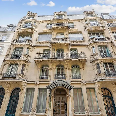 Eiffel Tower & Champ De Mars - 1br - Cityapartmentstay *