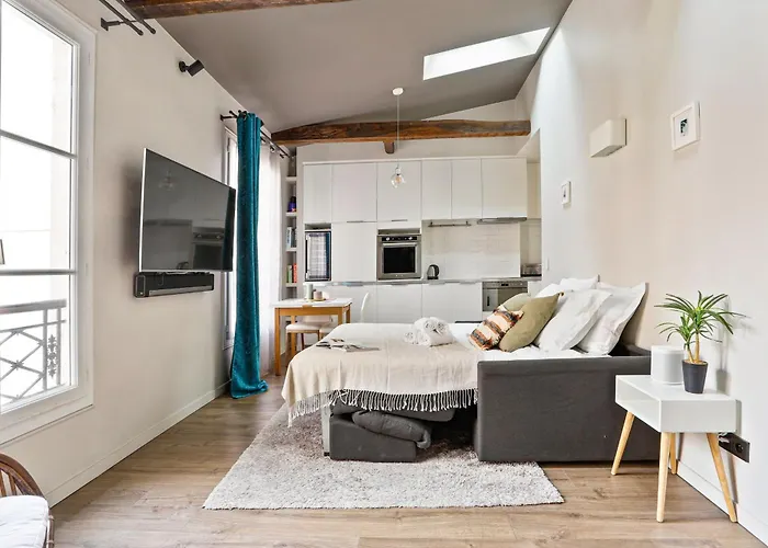 Eiffel Tower & Champ De Mars - 1br - Cityapartmentstay Appartement Parijs