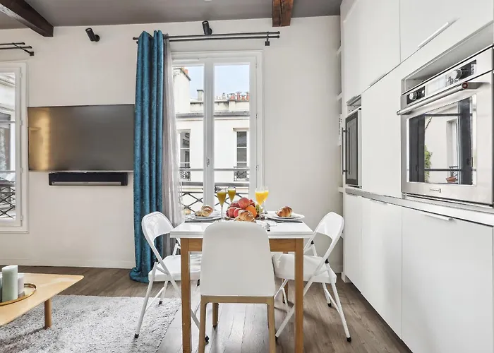 Appartement Eiffel Tower & Champ De Mars - 1br - Cityapartmentstay