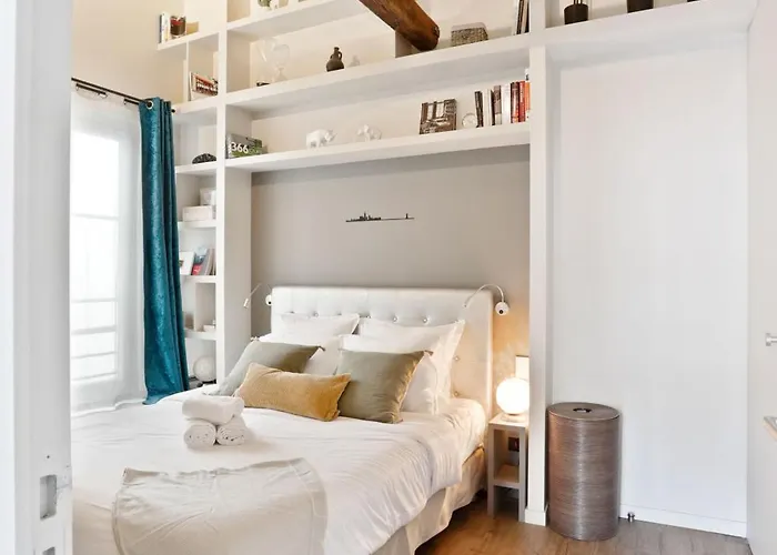 Eiffel Tower & Champ De Mars - 1br - Cityapartmentstay Appartement Parijs